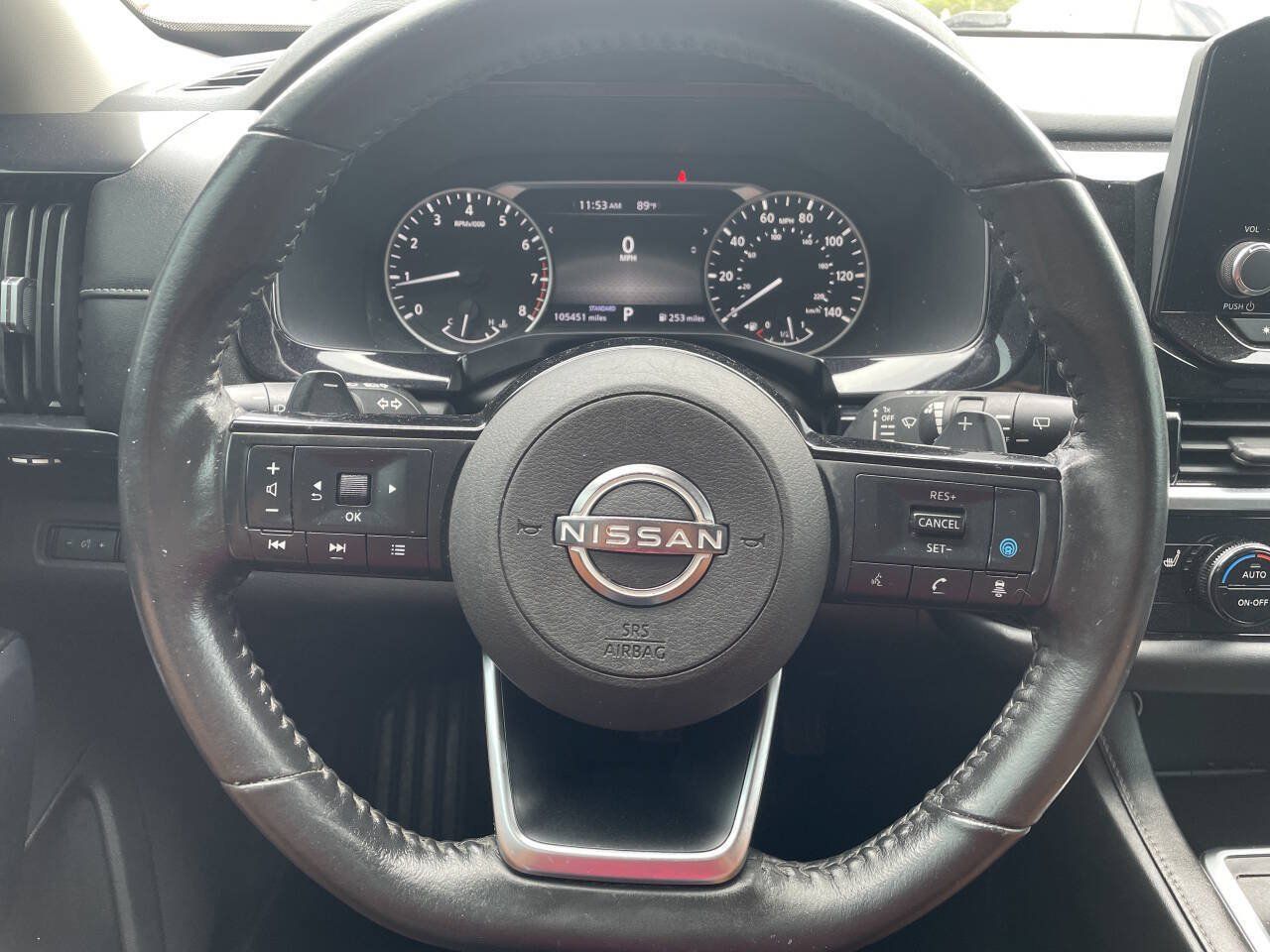 Used 2022 Nissan Pathfinder SV w/ SV Premium Package FWD image 18