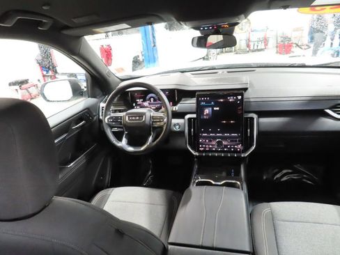 Used 2025 GMC Acadia Elevation image 34