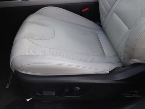 Used 2022 Hyundai Elantra Limited w/ Cargo Package FWD image 16