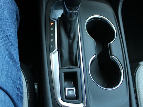 Used 2024 Chevrolet Equinox LS w/ LS Convenience Package image 22