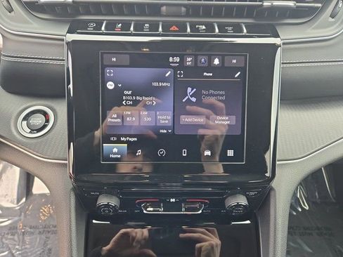 Used 2024 Jeep Grand Cherokee Laredo X image 24