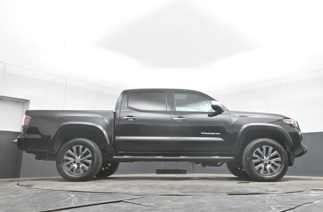Used 2022 Toyota Tacoma Limited AWD/4WD image 50
