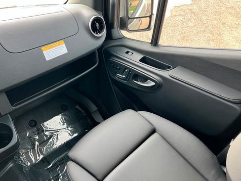 New 2026 Mercedes-Benz Sprinter 2500 image 10