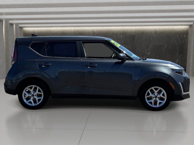 Used 2023 Kia Soul LX w/ Option Group 015 FWD image 7