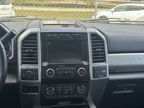 Used 2019 Ford F250 Lariat image 16