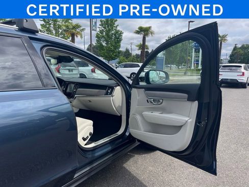 Certified 2025 Volvo V90 B6 Cross Country Plus AWD/4WD image 17