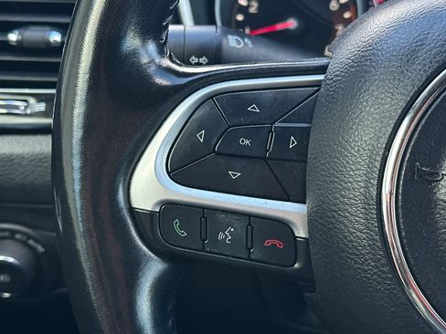 Used 2021 Jeep Compass Latitude w/ Sun and Sound Group AWD/4WD image 26