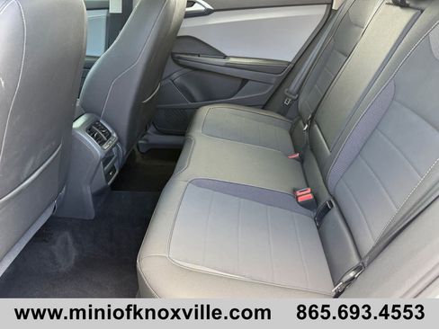Used 2024 Volkswagen Taos SE FWD image 17