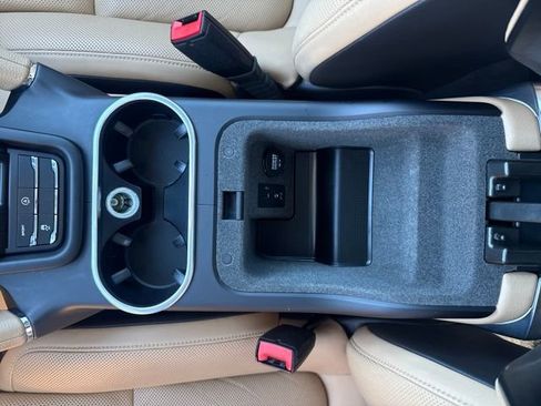 Used 2018 Porsche Cayenne Platinum Edition image 26