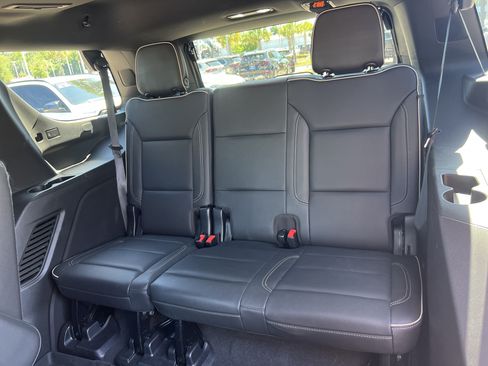 Used 2021 Chevrolet Tahoe Premier AWD/4WD image 32