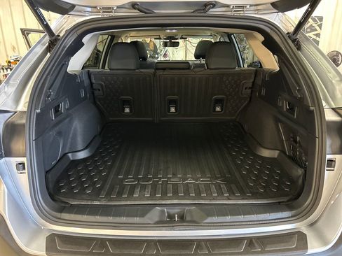 Used 2025 Subaru Outback Onyx Edition image 12