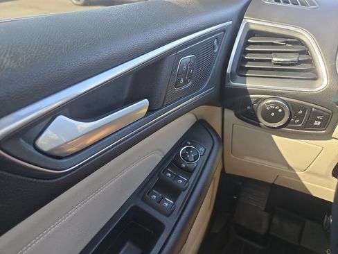 Used 2024 Ford Edge Titanium AWD/4WD image 24