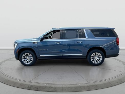 New 2026 GMC Yukon XL Denali w/ Sun & Power Step Package AWD/4WD image 5