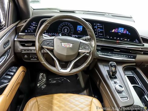 Used 2021 Cadillac Escalade ESV Premium Luxury w/ Driver Assist Tech Package AWD/4WD image 3
