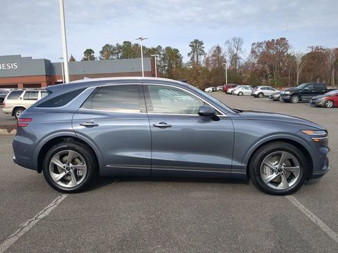 New 2026 Genesis GV70 2.5T Advanced image 3