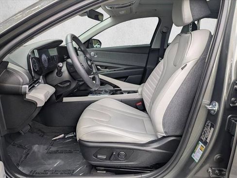 Certified 2025 Hyundai Elantra Limited image 11