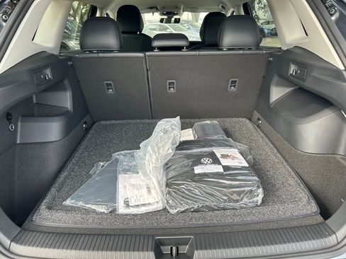 New 2026 Volkswagen Tiguan SE image 98