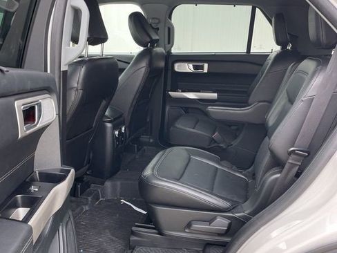 Used 2023 Ford Explorer Limited w/ Limited Technology Package image 13