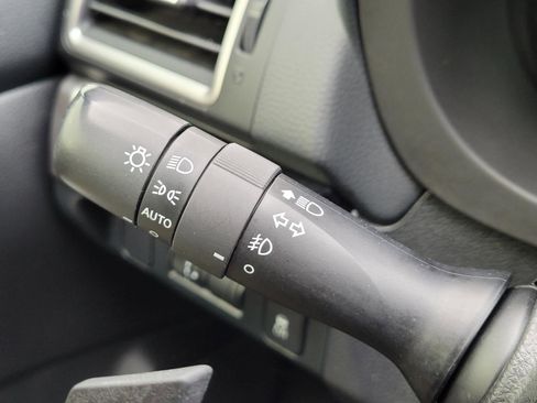 Used 2017 Subaru Crosstrek 2.0i Limited w/ Popular Package #2 image 30