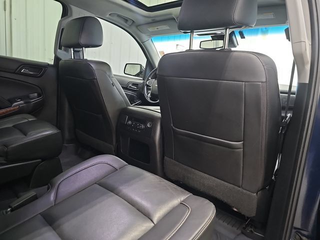 Used 2017 Chevrolet Suburban Premier AWD/4WD image 30