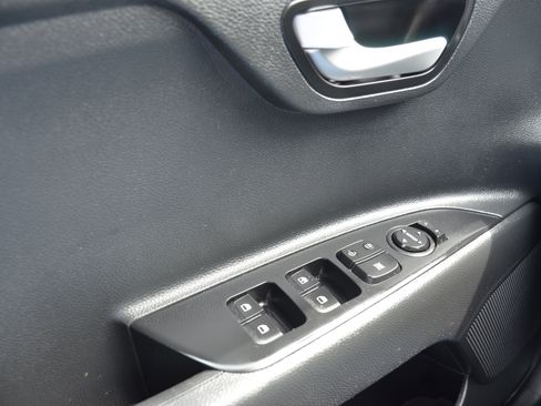 Used 2023 Kia Rio S w/ Technology Package image 9