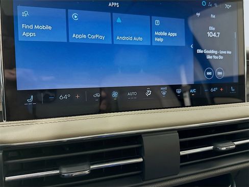 Used 2024 Lincoln Corsair Grand Touring image 16