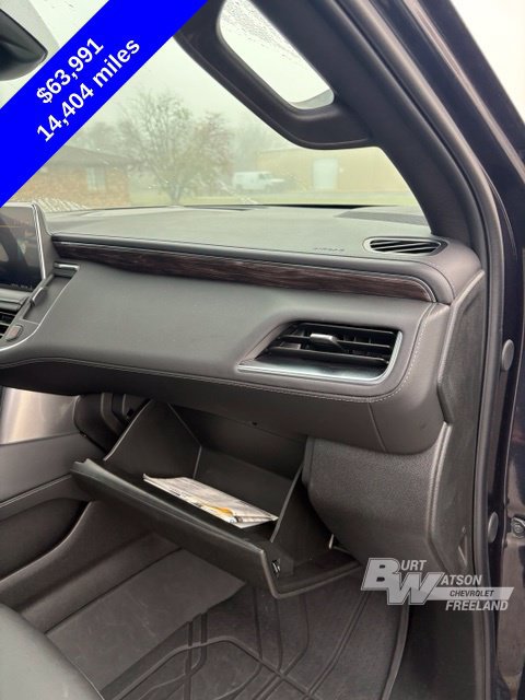 Used 2024 Chevrolet Suburban Z71 w/ Luxury Package AWD/4WD image 36