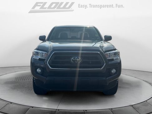 Used 2022 Toyota Tacoma SR5 AWD/4WD image 2