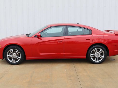 Used 2013 Dodge Charger SXT Plus image 2