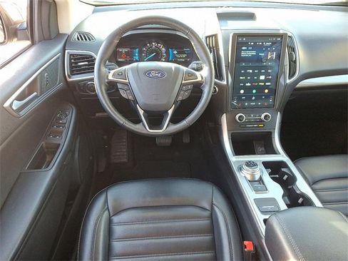 Used 2024 Ford Edge SEL image 11