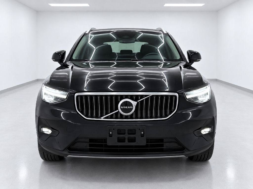 Used 2023 Volvo XC40 B5 Plus AWD/4WD image 8