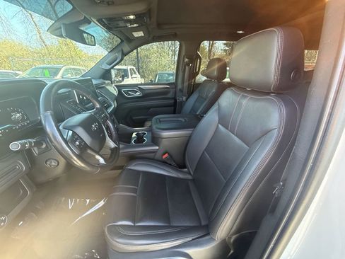 Used 2022 Chevrolet Suburban RST w/ Luxury Package AWD/4WD image 11