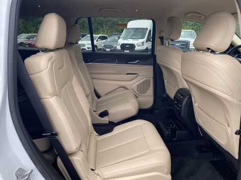 Used 2022 Jeep Grand Cherokee L Limited image 32