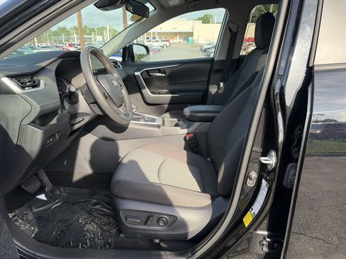 Used 2024 Toyota RAV4 XLE AWD/4WD image 16
