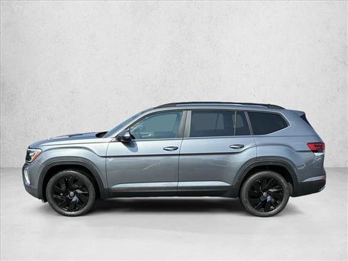 Used 2024 Volkswagen Atlas SE AWD/4WD image 8