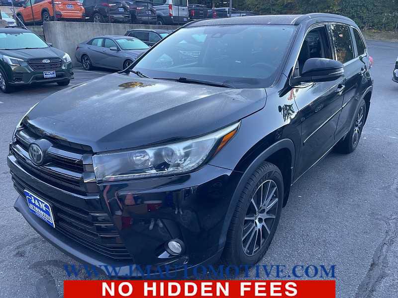 Used 2018 Toyota Highlander SE AWD/4WD image 1
