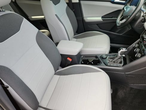 Certified 2024 Volkswagen Taos SE AWD/4WD image 15