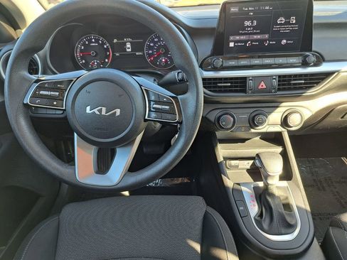 Used 2023 Kia Forte LXS image 19