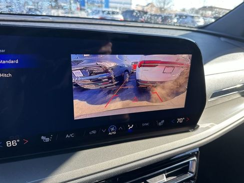 New 2026 Chevrolet Traverse LT image 17