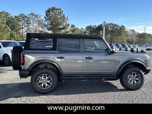 Used 2024 Ford Bronco Badlands image 8