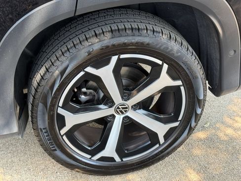 Used 2026 Volkswagen Tiguan SE AWD/4WD image 30
