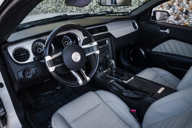 Used 2013 Ford Mustang Premium RWD image 2