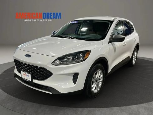 Used 2022 Ford Escape SE w/ Cold Weather Package AWD/4WD image 1