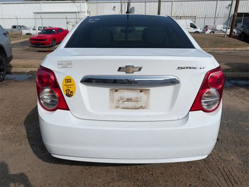 Used 2014 Chevrolet Sonic LT image 3
