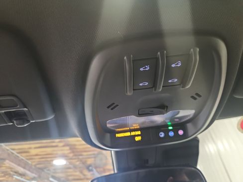 New 2025 Chevrolet Trax RS w/ Sunroof Package image 20