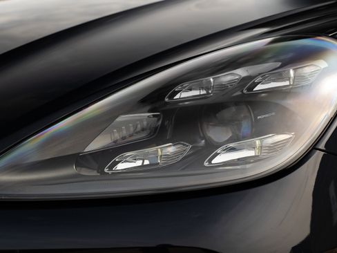 Used 2021 Porsche Cayenne image 39