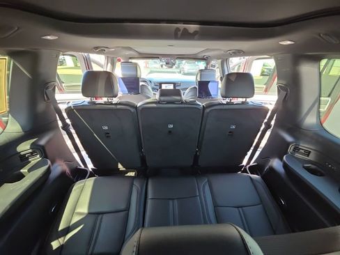 Used 2024 Jeep Wagoneer L Series III w/ Premium Group I AWD/4WD image 22