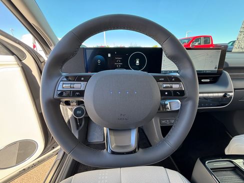 Used 2025 Hyundai Ioniq 5 Limited image 9