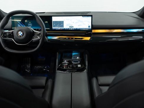 Used 2025 BMW 540i xDrive image 7