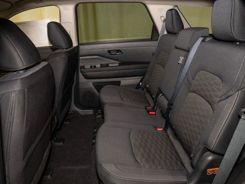 New 2026 Nissan Pathfinder SV image 10